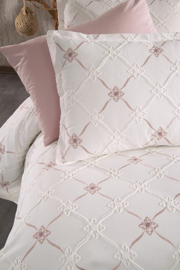 Levanzo çift kişilik nakış yatak örtüsü pembe renk - 1