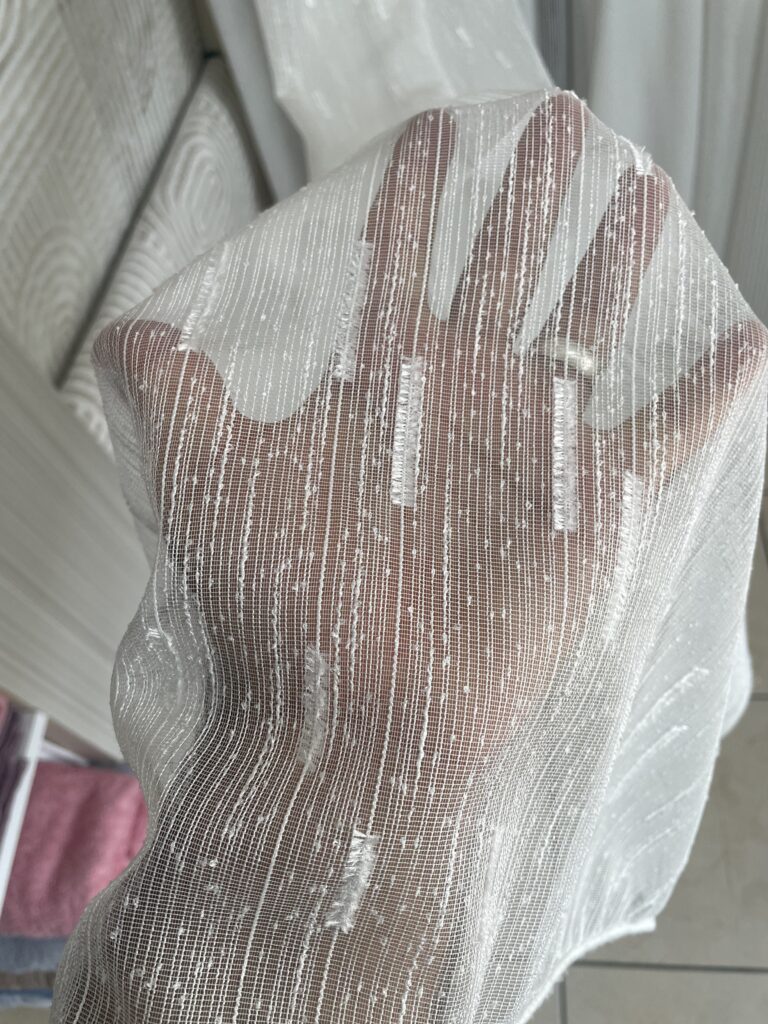 Şantuklu kelebek tül keten zemine yapılmış şık ve gösteriş sevenler için - 1