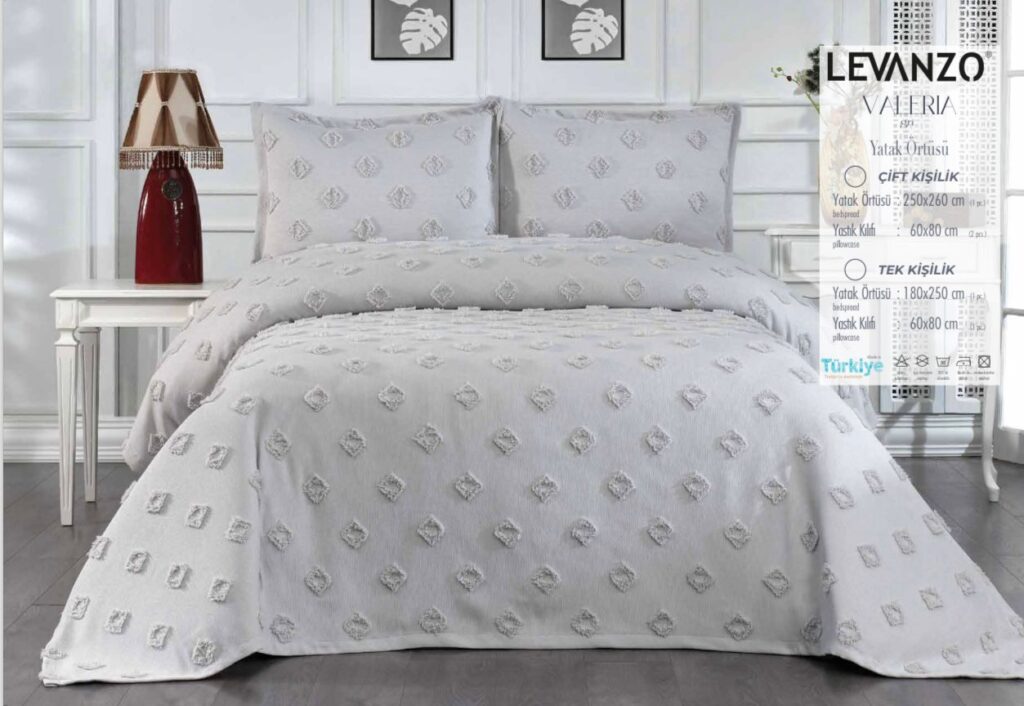 Levanzo Çift Kişilik Yatak Örtüsü ponpon model - 1