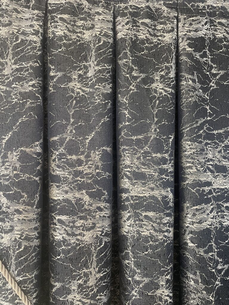 Mabel Gol Çizgili Siyah Fon Perde – Estetik Fon Perde - 5